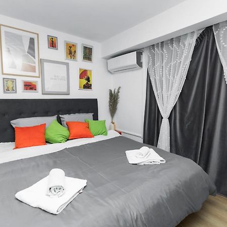 11 Steps' Lovely Studio In The Center تيرانا المظهر الخارجي الصورة