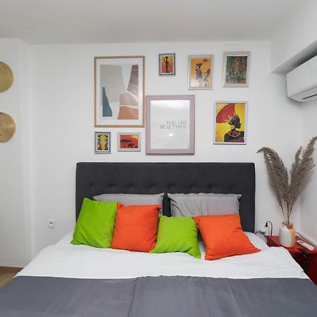 11 Steps' Lovely Studio In The Center تيرانا المظهر الخارجي الصورة