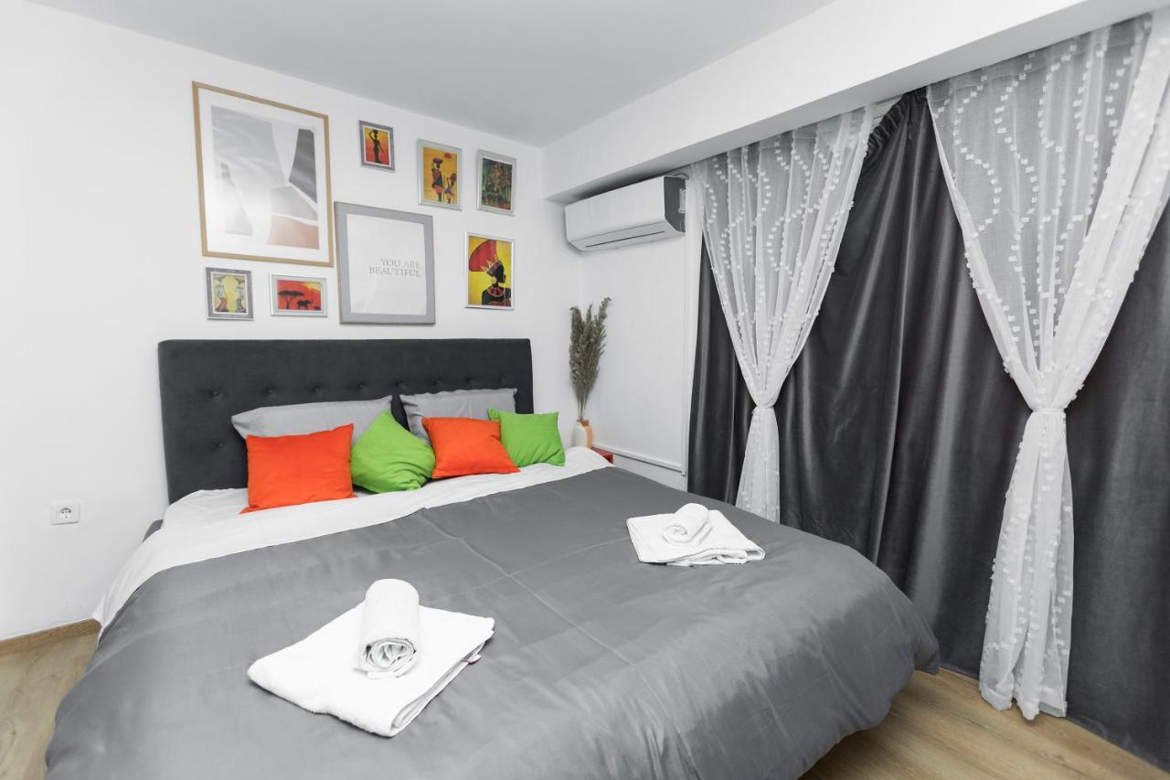 11 Steps' Lovely Studio In The Center تيرانا المظهر الخارجي الصورة