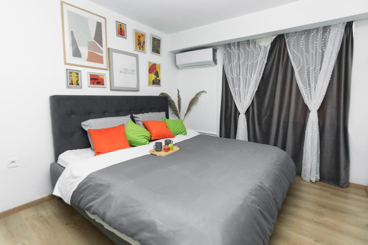 11 Steps' Lovely Studio In The Center تيرانا المظهر الخارجي الصورة