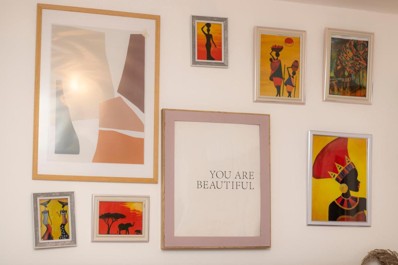 11 Steps' Lovely Studio In The Center تيرانا المظهر الخارجي الصورة