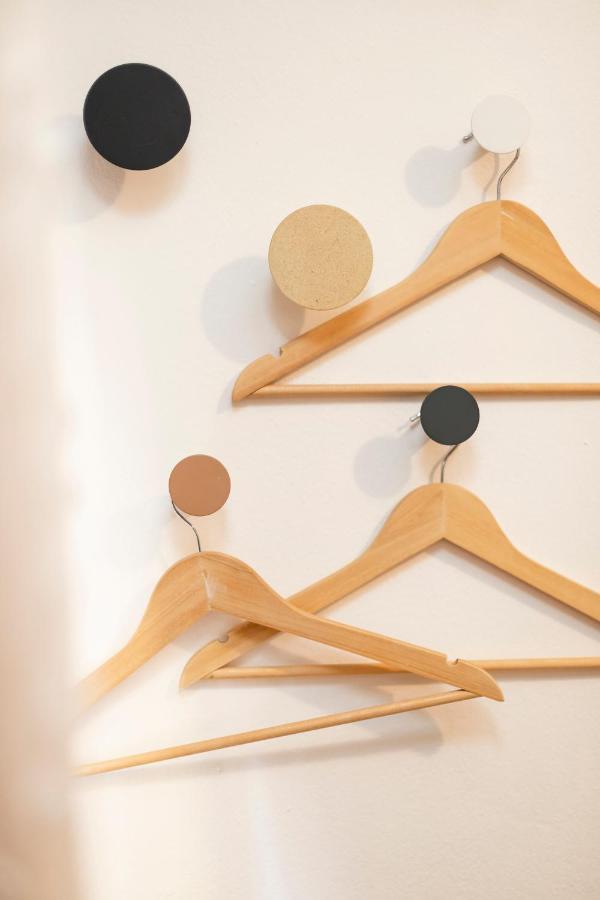 11 Steps' Lovely Studio In The Center تيرانا المظهر الخارجي الصورة