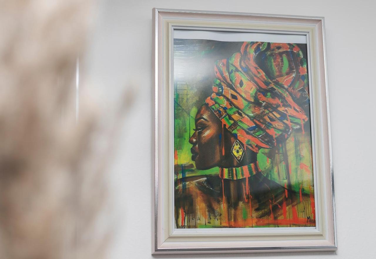 11 Steps' Lovely Studio In The Center تيرانا المظهر الخارجي الصورة